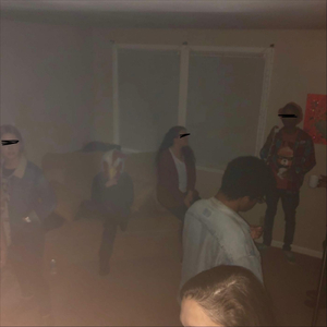 女生扒开腿让男生捅
